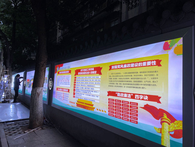 �������